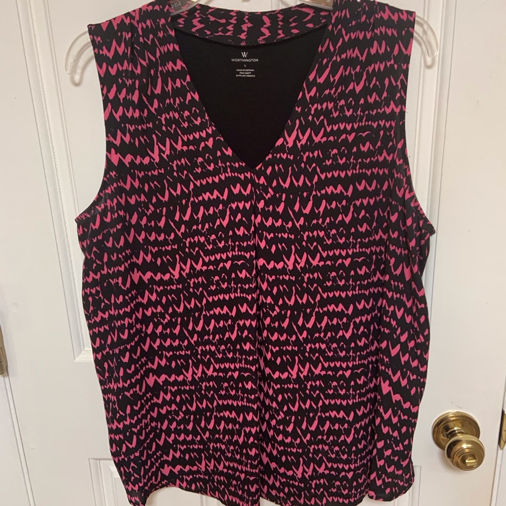 Worthington V Neck Sleeveless Top